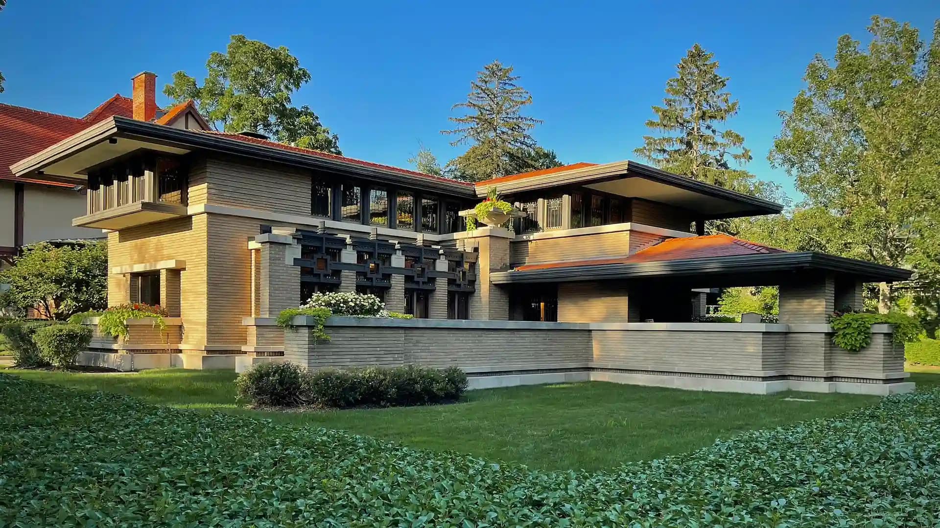 Meyer-May-House Meyer May House by Frank Lloyd Wright.